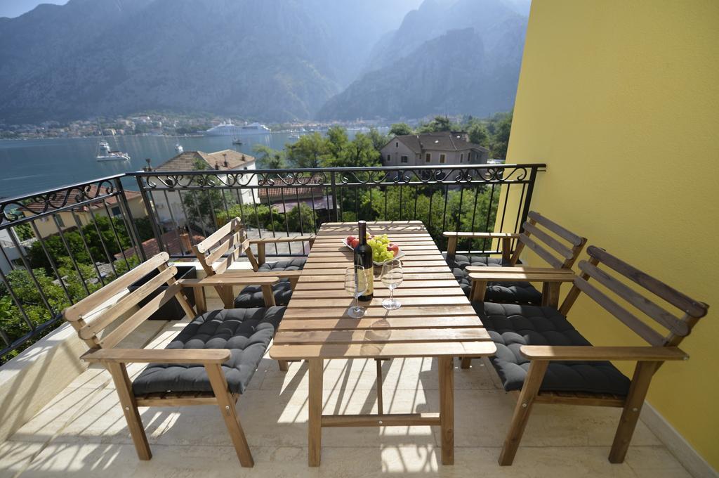 Posto Capitano C Group Apartment Kotor Bagian luar foto