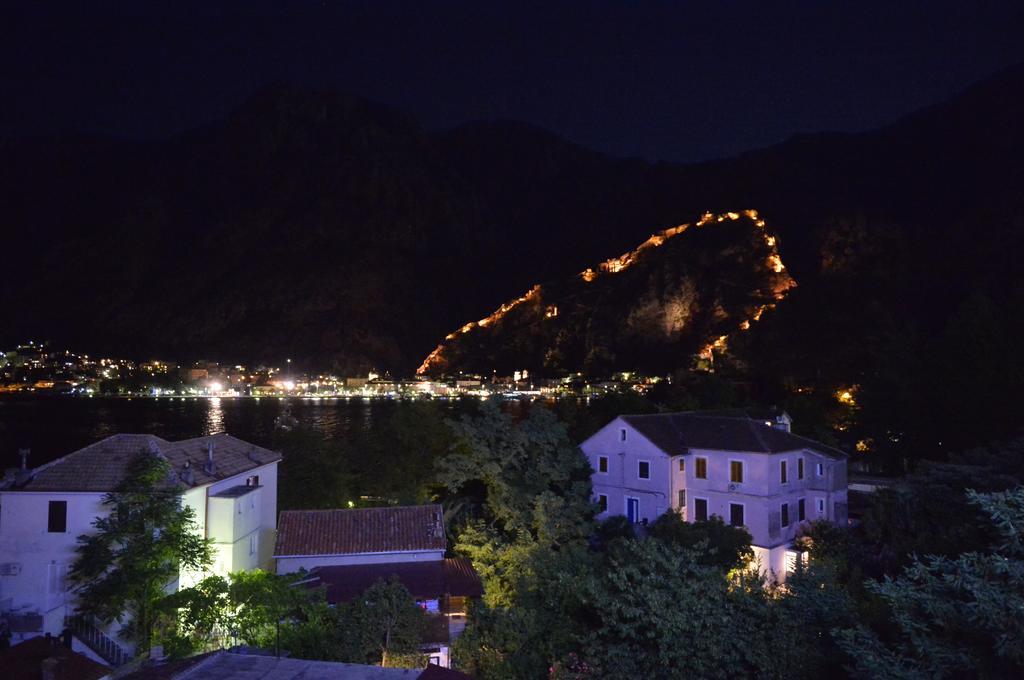 Posto Capitano C Group Apartment Kotor Bagian luar foto