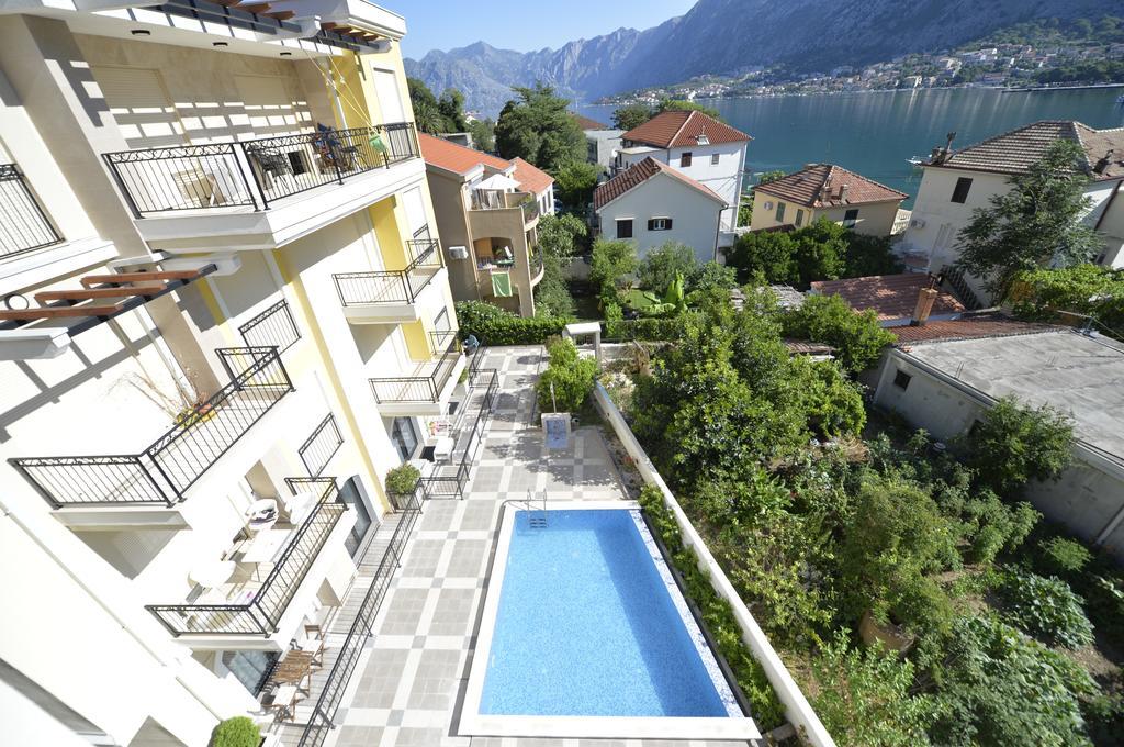Posto Capitano C Group Apartment Kotor Bagian luar foto