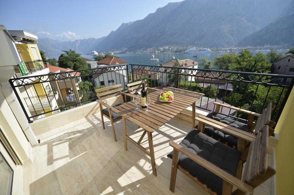 Posto Capitano C Group Apartment Kotor Bagian luar foto